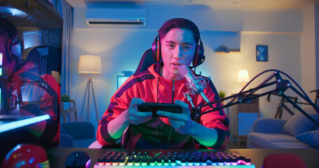 cybersport gamer have live stream © ryanking999