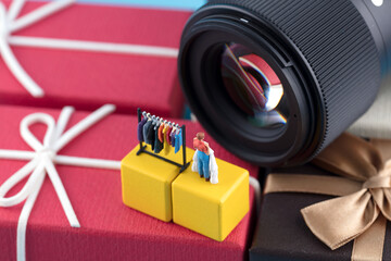 Live broadcast with goods in the era of micro creative traffic