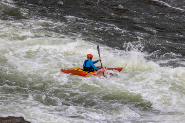Fototapeta na wymiar USA, Maryland, Great Falls, Potomac River and Kayaker