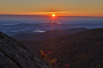 USA, Virginia, Shenandoah National Park, Sunrise along Skyline Drive in the Fall