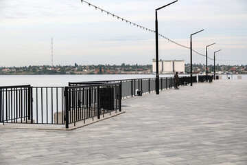 Fototapeta premium View of beautiful embankment in city