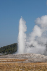 USA, Wyoming, Yellowstone National Park, Upper Geyser Basin. Old Faithful Geyser.