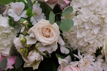 bouquet of white roses