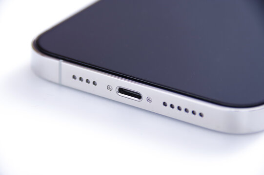 スマートフォン 端子付近