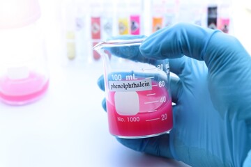 phenolphthalein  use in laboratory
