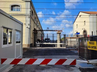 Portici - Accesso del Museo Ferroviario di Pietrarsa dal passaggio a livello