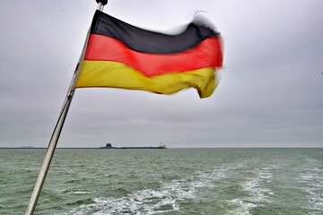 Deutschlandflagge im Wind