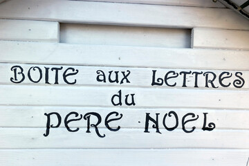 bo&icirc;te aux lettres de No&euml;l