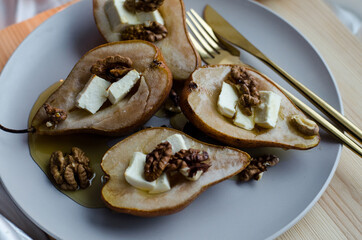 Pears with honey
