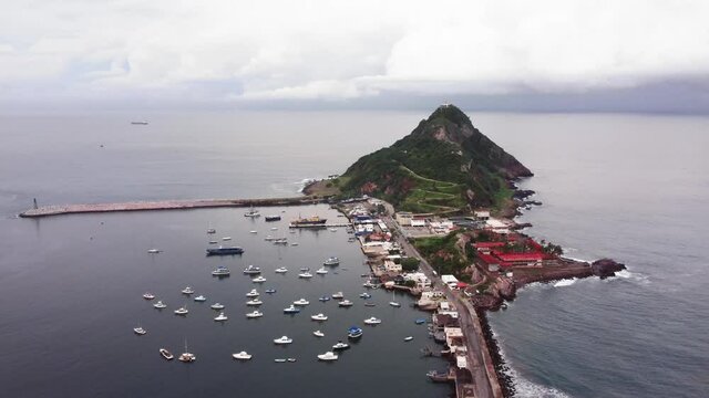 Faro Mazatlan dia muy nublado4