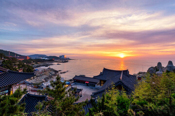 Fototapeta premium Yonggungsa Temple in Busan, South Korea.