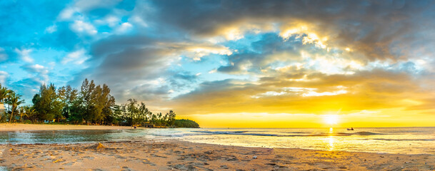 Ko Lanta, Krabi Thailand Sunset at the Beach. Colorful sky as the sun sets. - obrazy, fototapety, plakaty