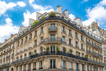 Fototapeta na wymiar Paris, typical facades and street, beautiful buildings rue Reaumur 