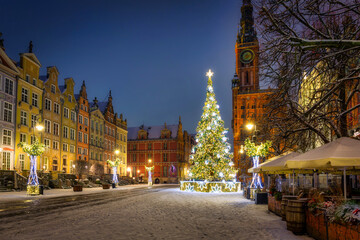 Beautiful Christmas tree in the old town of Gdansk at wintery night. Poland