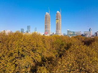 Fototapeta premium Autumn scenery of Wuhan Hanyang River Beach and Nan'anzui Park