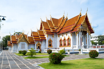 Obraz premium Bangkok, Thailand, November 2017 - broad view of Wat Benchamabophit