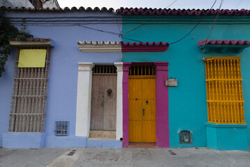 Fototapeta na wymiar The characteristic colonial houses of the city of Cartagena, Colombia