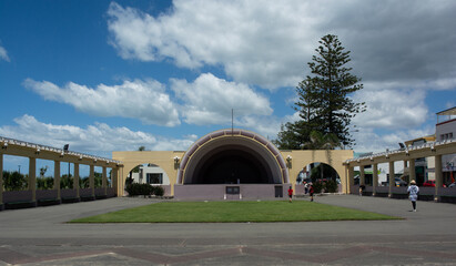Fototapeta na wymiar The Sound shell. Public Building on marine parade Napier New Zealand. 