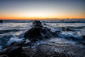 夜明け直前の海岸