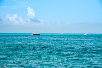 Obraz premium Cancún zona hotelera desde el mar