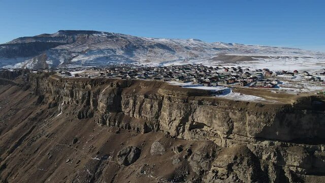 Flight over the Tsolotlinsky canyon near the village of Khunzakh. Video from the drone.