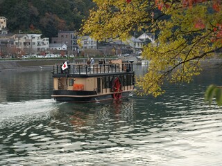 大津市のリバークルーズと秋の風景、大津市、滋賀県、日本