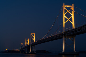 夜の瀬戸大橋（四国側）