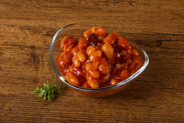 Baked kidney in tomato sauce