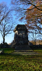 Fototapeta premium Denkmal im Herbst in Walsrode, Niedersachsen