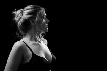 Naklejka premium woman in dark