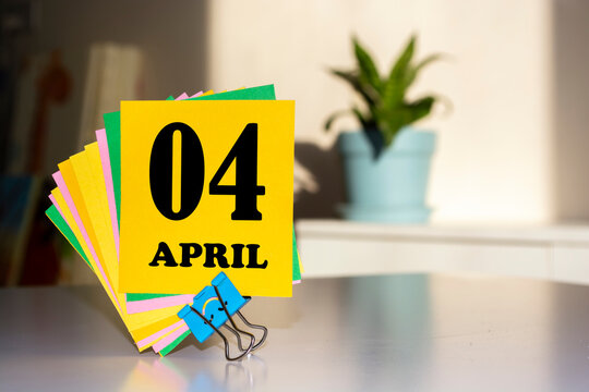 April 04 written on a calendar to remind you an important appointment.