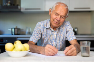 The old man writes a letter