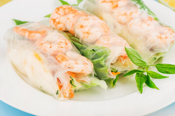 Vietnamese Food：Fresh Spring Roll with shrimps,