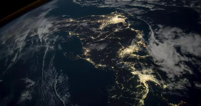 360_F_475881565_v3sdzTGL67b3A3