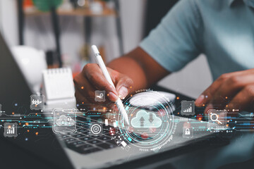 Obraz premium Business people show cloud storage technology to process online network connections to be effective cloud concept. 