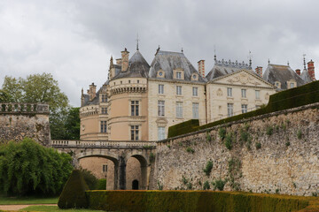 Fototapeta na wymiar Pays de la Loire - Sarthe - Château du Lude, douves et remparts