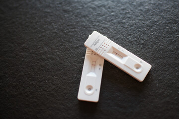 Antigen tests with a negative result. Red control line.