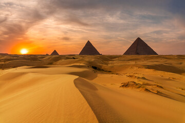 Fototapeta na wymiar Sunset view of Pyramid complex of Giza, in Cairo, Egypt.