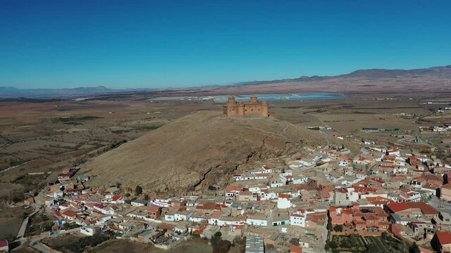 Calahorra Castle in Andalusien aus der Luft | Calahorra Castle in Andalucia from above