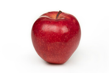 Obraz na płótnie Canvas Whole red ripe apple isolated on white background