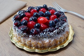 Cake with cream and berries