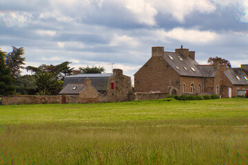 Obraz premium old house in the countryside