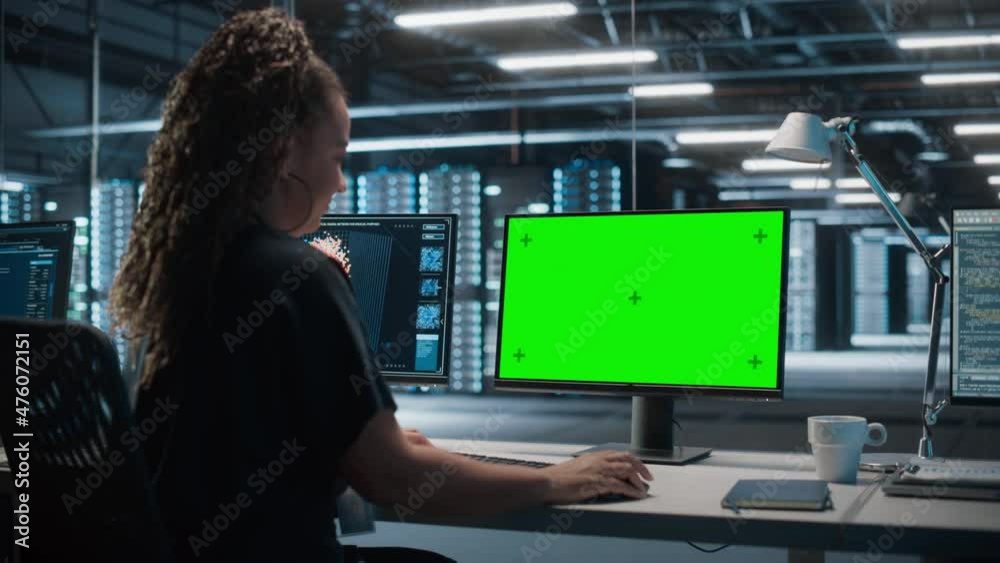 Aufkleber High-Tech Data Center Server: Black Female IT Specialist Working on Green Screen Chroma Key Computer. Monitoring Web Services, Cloud Computing, Analytics Facility, Maintenance of Cyber Security