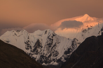 Fototapeta na wymiar views of snow-capped mountain peaks at sunset in lantang. Kyanjin Gompa