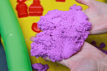 developing creative activities with kinetic sand 