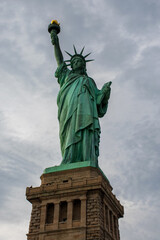 Obraz premium Statue of Liberty and Skyline