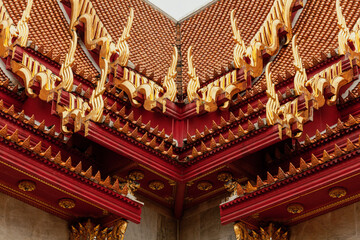 Fototapeta premium Exterior detail of Wat Benchamabophit temple in Bangkok, Thailand