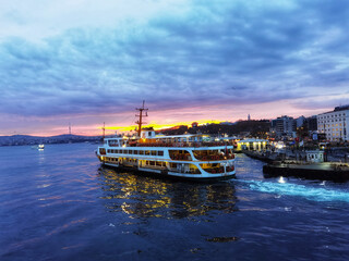 Fototapeta premium Golden Hour at Istanbul, Turkey 
