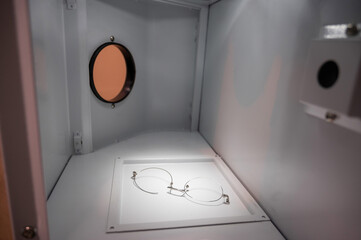 Glasses welding system. An apparatus for repairing spectacle frames.