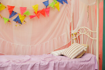 ピンク系統の女の子のベッドルーム